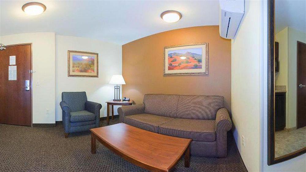 Holiday Inn Express & Suites Trinidad By Ihg Zewnętrze zdjęcie