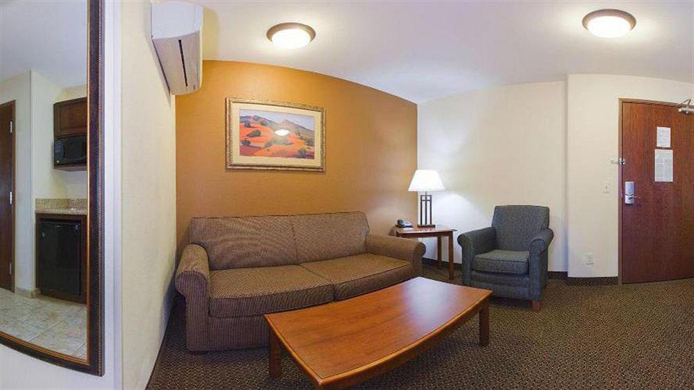 Holiday Inn Express & Suites Trinidad By Ihg Zewnętrze zdjęcie
