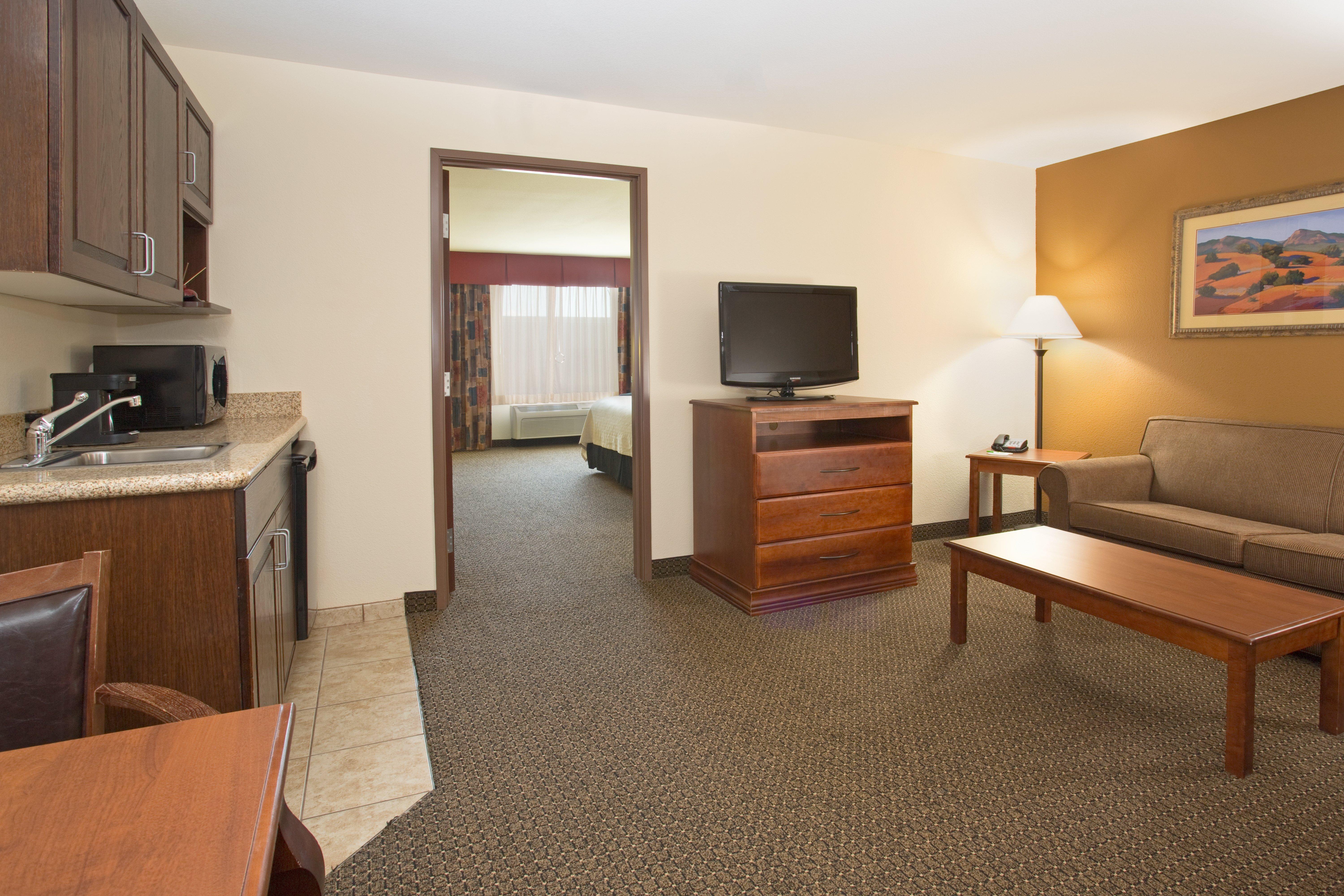 Holiday Inn Express & Suites Trinidad By Ihg Zewnętrze zdjęcie